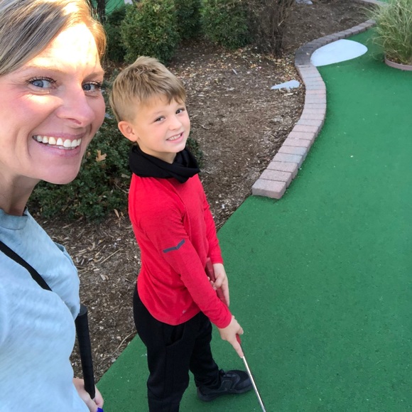 Meet your Posher, Laura - Picture 1 of 1